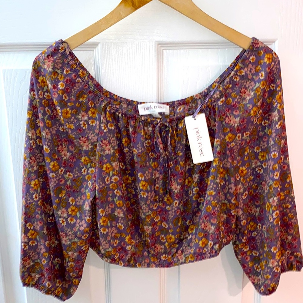 NEW. FLORAL CROP TOP